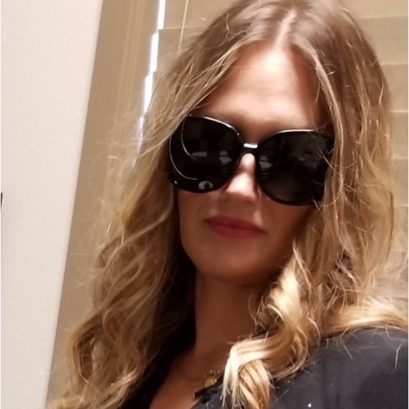 Meet your Posher, Jaime - Picture 1 of 4